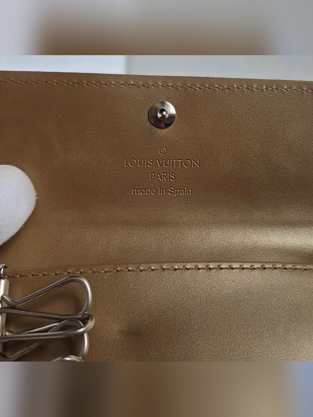 Louis Vuitton Vernis Key Holder - Picture 6 of 16